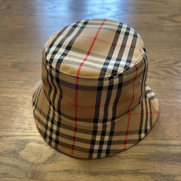 NWT Burberry Check Bucket Hat - Picture 1 of 2